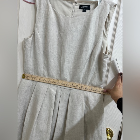 Chic Sleeveless Cream Dress with Lace Hem - Picture 11 of 11